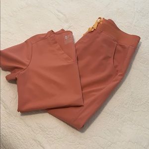 Women’s Figs Scrubs